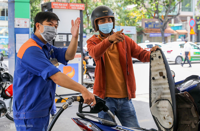 Giá xăng dầu của Việt Nam tiếp tục tăng mạnh Tin Tức W88
