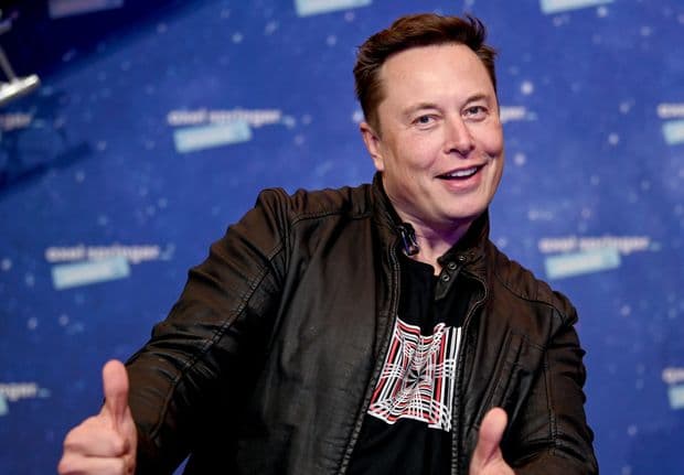 Người sáng lập Tesla Elon Musk trở lại ngôi giàu nhất thế giới