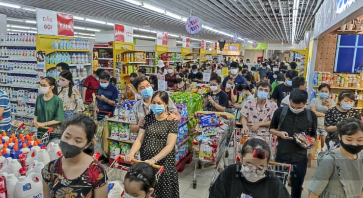 TP HCM đồng loạt phát phiếu cho dân đi mua thực phẩm