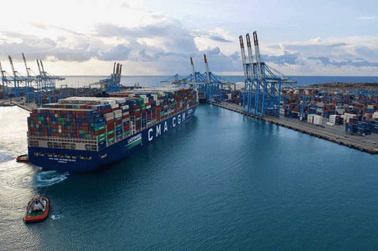 Phí vận chuyển container tại Trung Quốc tăng cao