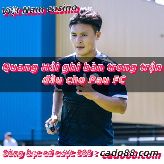 Quang Hải ghi bàn trong trận đầu cho Pau FC